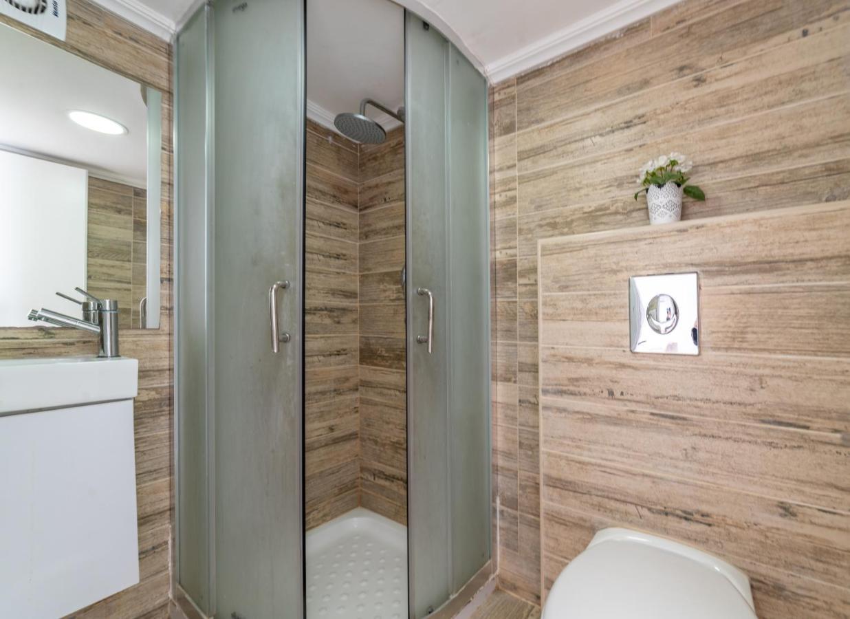 Paamonim Studios (Adults Only) Yerusalem Bagian luar foto