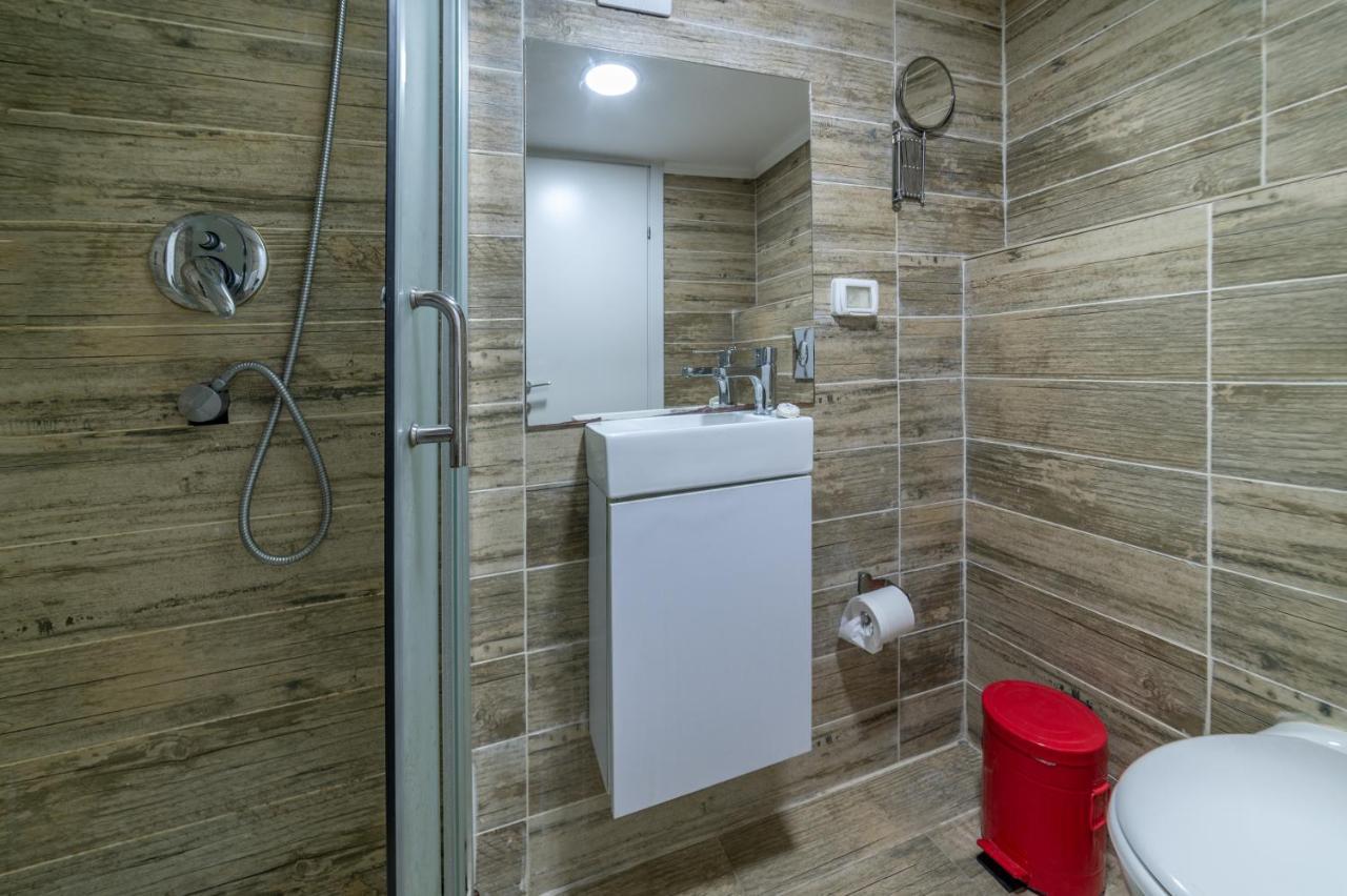 Paamonim Studios (Adults Only) Yerusalem Bagian luar foto